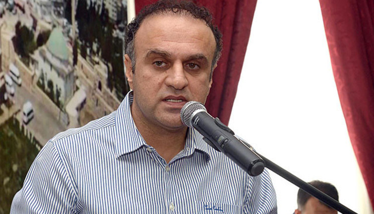 Karataş Belediye Başkanı Ünal, makam aracıyla yaptığı kazada yaralandı