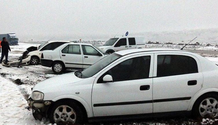 Siverek'te 7 araç birbirine girdi: 3 yaralı