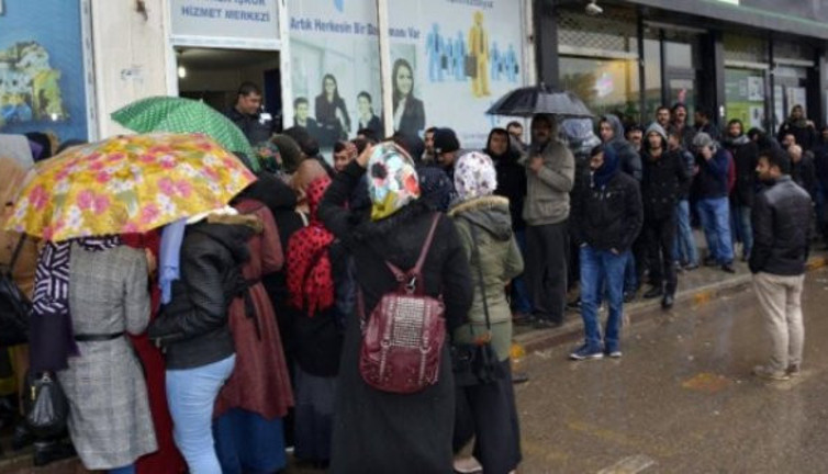 Kamuda iş kurası çekimi için hayvanat bahçesine çağırdılar!