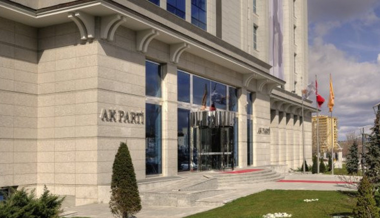 Hükümete yakın yazar: "AKP İstanbul'u kaybederse partiden büyük kopuşlar olur"