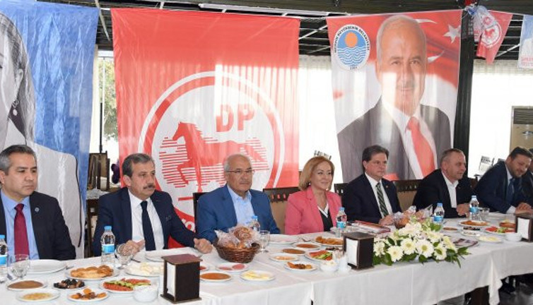 Demokrat Parti’li Ayfer Yılmaz: “Bu seçimin adı demokrasidir”