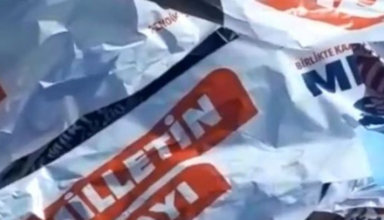 Başkan adayının afişleri zabıta çöplüğünden çıktı