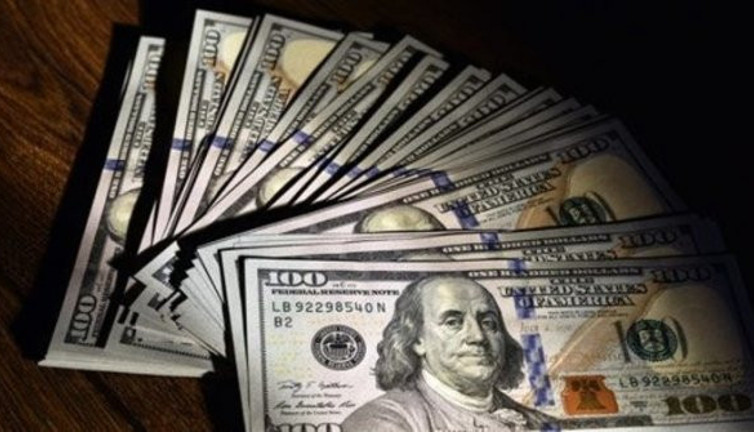 Ünlü ekonomistten çarpıcı dolar yorumu: “31 Mart’ın ardından 10 lirayı görebilir”