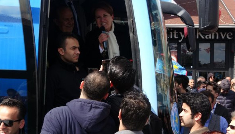 Meral Akşener: “Bu bir seçim muhtar, belediye başkanı seçeceksiniz”