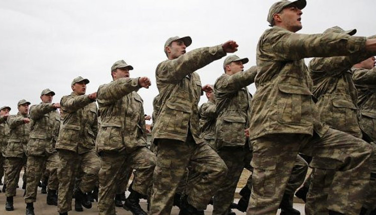 Yeni askerlik sistemi kışladaki ankete takıldı