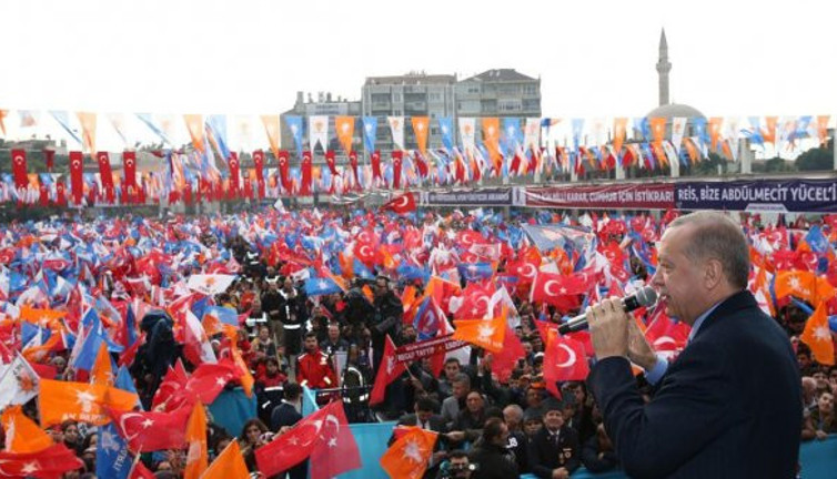 AKP'li yetkili: "Erdoğan anketleri gördü 'miting ayarlayın' dedi"