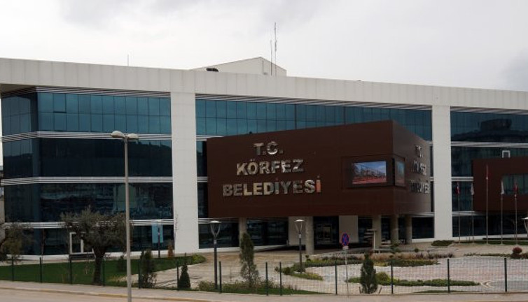 Körfez Belediyesi 'ışıklı kiraz' için servet harcamış!