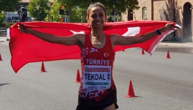 Avrupa U23 Şampiyonası'nda Ayşe Tekdal, altın madalya kazandı