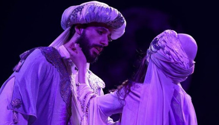 Mecnun'un Leyla'ya aşkı bir kez daha tiyatroda!