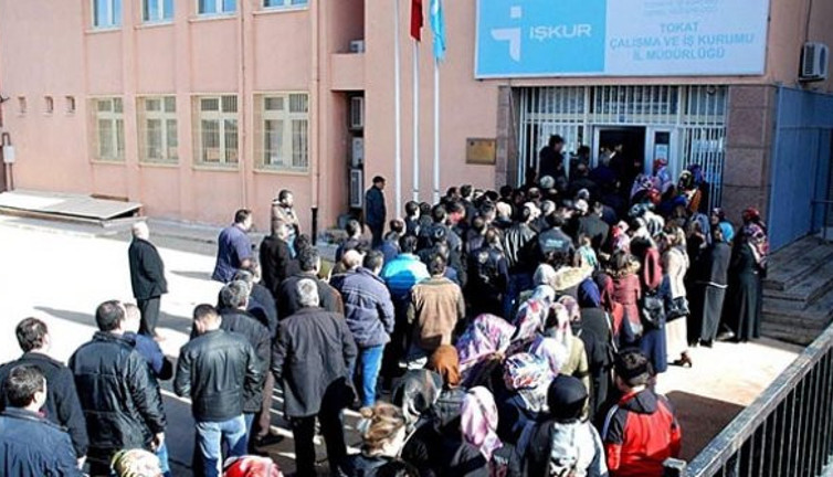 Diplomalı işsizlik yüzde bin 968 arttı!