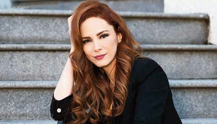 Zengin ve Yoksul'da Şeniz rolündeki Mine Tugay kimdir?