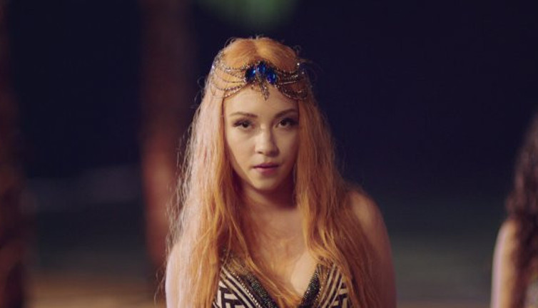 Ece Seçkin şarkısı Charlie'nin Melekleri'nde yer aldı