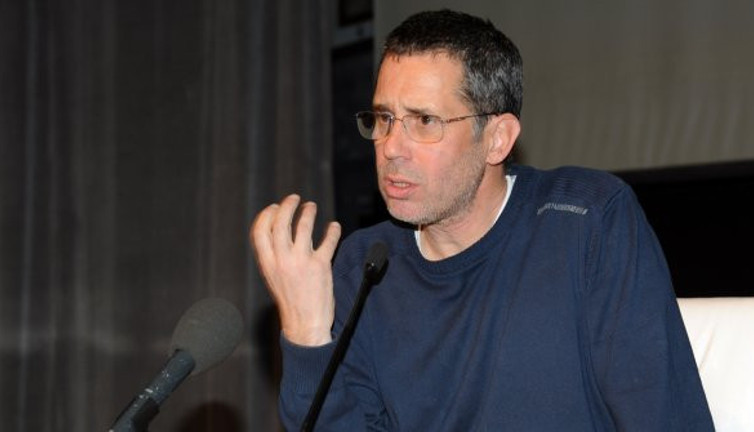 Eski Karar yazarı Hakan Albayrak, Davutoğlu'nun partisine katılacak