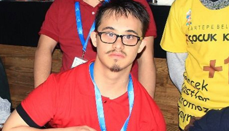 Down sendromlu sporcumuz Talha Ahmet Erdem'den altın madalya