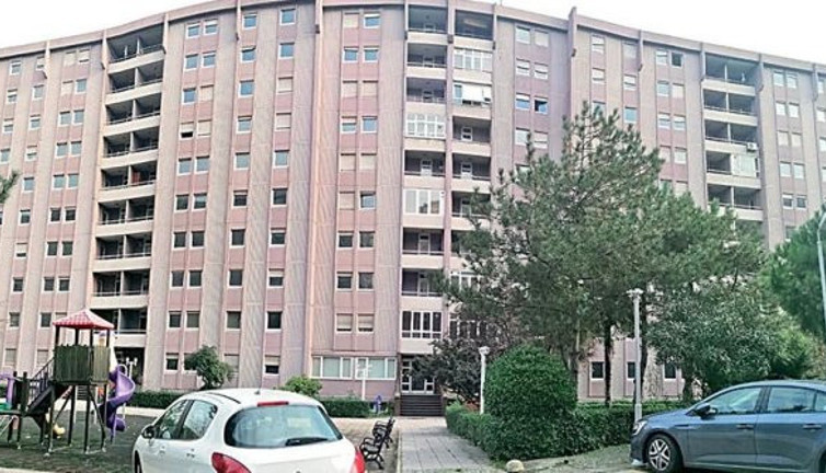 Devlet, çürük lojmanı satılığa çıkardı!