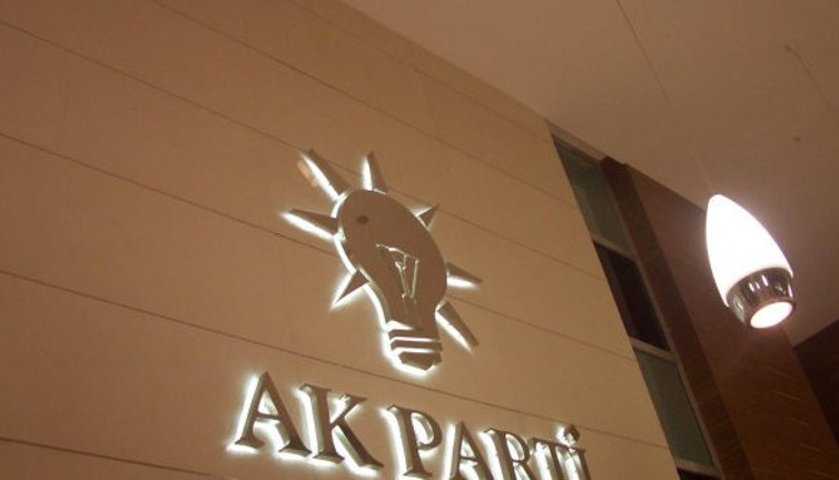 AKP 4 ayda 114 bin üye daha kaybetti