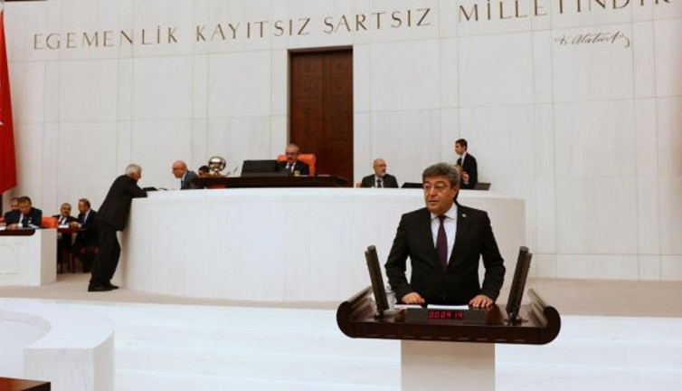 AKP'ye geçen başkana İYİ Parti'den sert tepki!