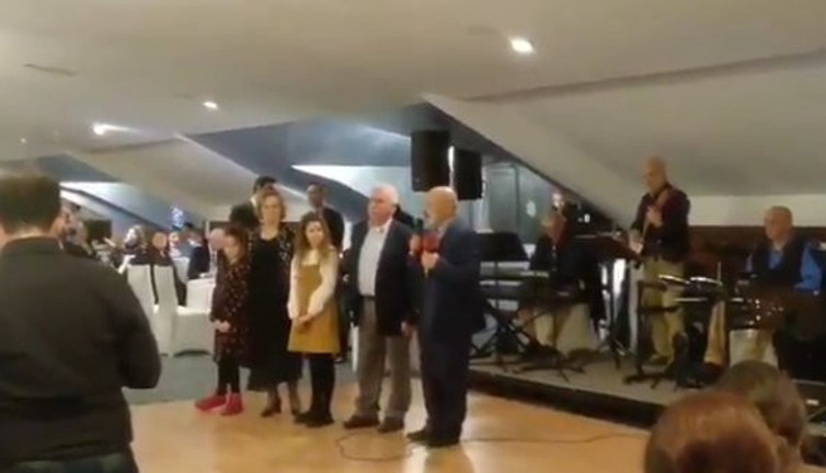 Doğu Perinçek ve Ethem Sancak Kürtçe şarkı söyledi