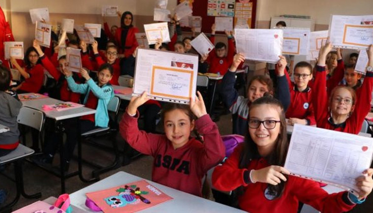 Velilere karne tatili öncesi sosyal medya uyarısı