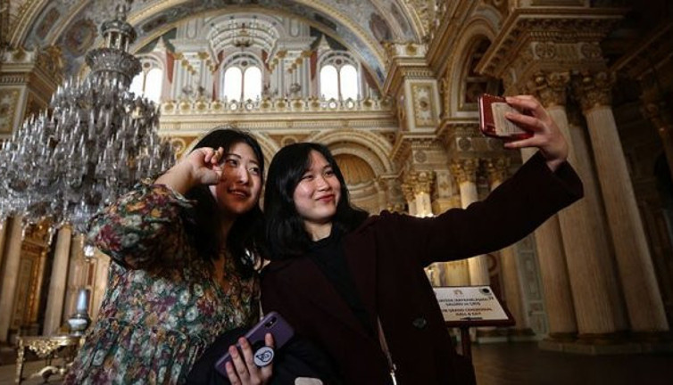 Dolmabahçe Sarayı'nda 'Müzede Selfie Günü' etkinliği