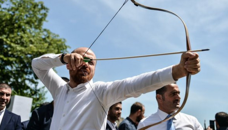 Seçim arifesinde, İBB'den Bilal Erdoğan'ın vakfına milyonluk ihale