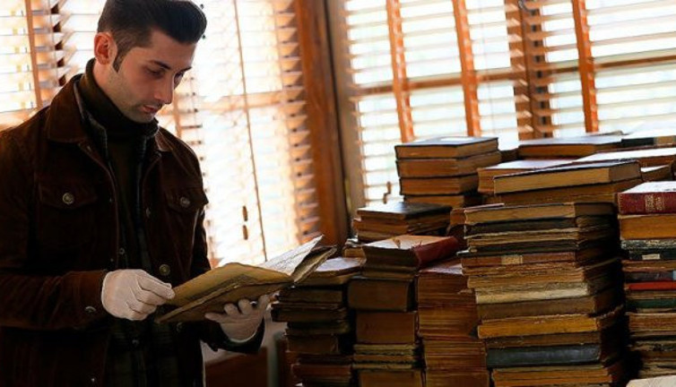 Türbe sanılan mekandan 400 yıllık kitaplar çıktı