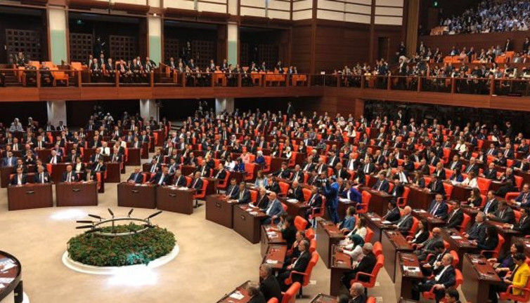 Mansur Kılınç'tan 'FETÖ'nün siyasi ayağı' soruları