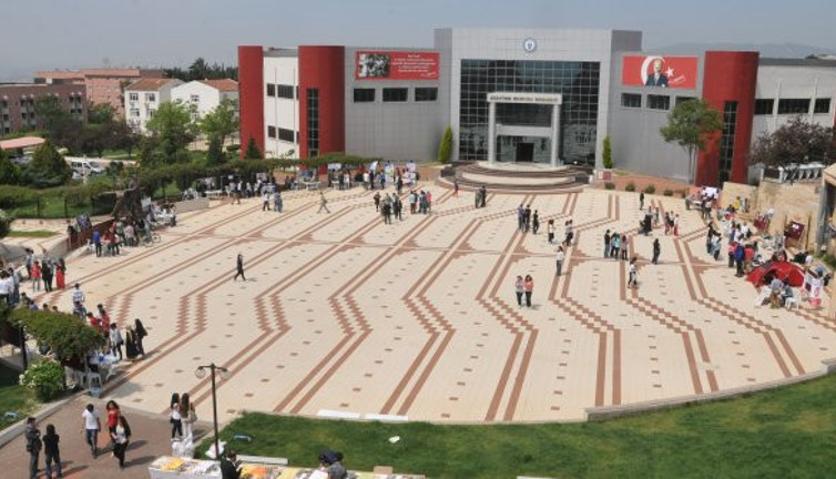 Veteriner rektör, veterinerlikten men edilmiş!