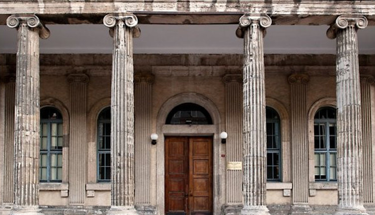 İTÜ'de öğretim görevlisi intihar etti