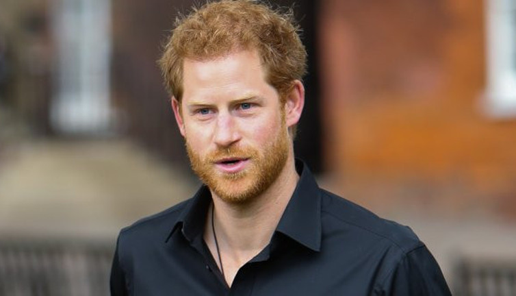 Prens gitti, Harry kaldı!