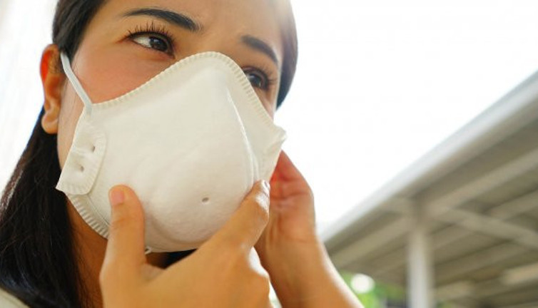 'Evde kalma uyarıları 2021 sonuna kadar devam edebilir'