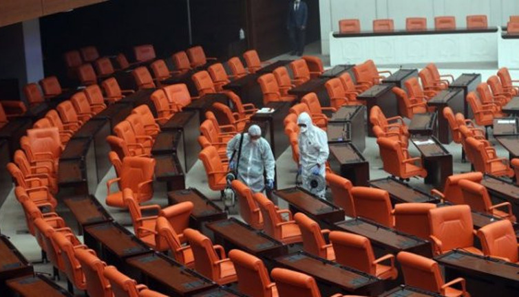 TBMM'de koronavirüs yasağı uzatıldı