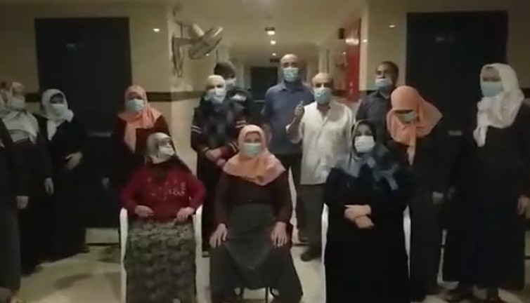 İsmail Saymaz Umre'den dönemeyen Türklerin videosunu paylaştı