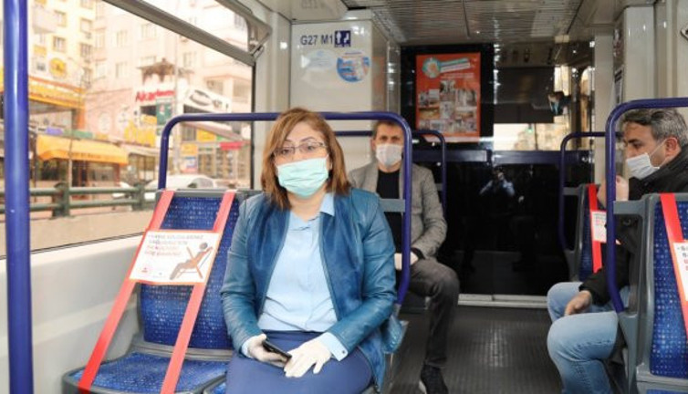 Yeni Şafak yazarı İsmail Kılıçarslan'dan Fatma Şahin'e sert sözler