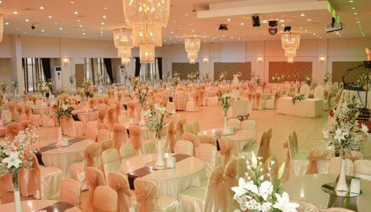 Korona virüs nedeniyle evlenemeyenler dertli: Düğünler nasıl olacak?