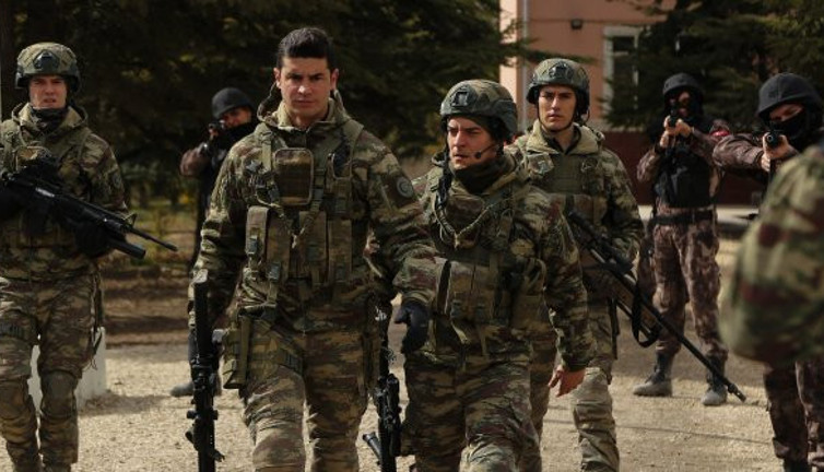 Ünlü dizinin set çalışanları isyan etti