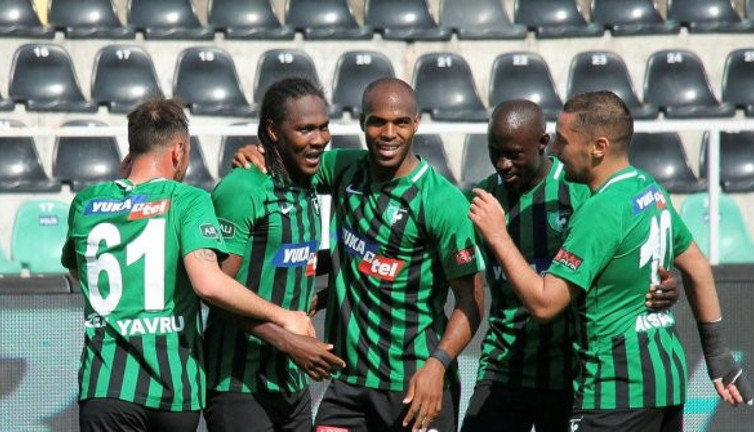 Pazartesi günü sahada idmana başlıyorlar