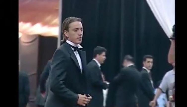 O gece yaşananı itiraf etti: 'Fermuarını kapat, açık unutmuşsun'