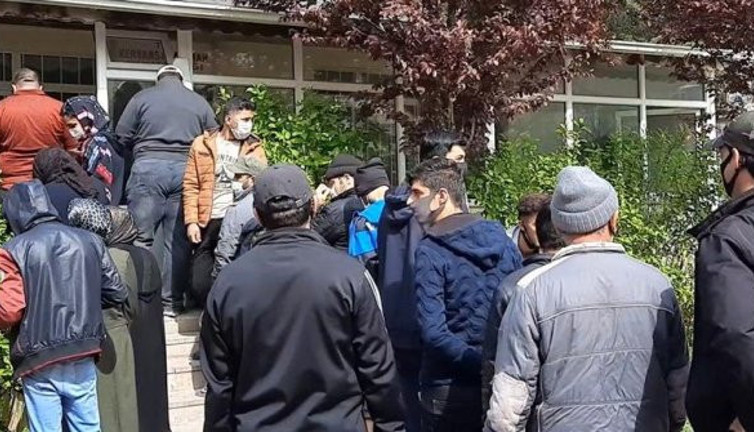 Dedikodusu bile yetti: Yardımı duyan sığınmacılar akın etti