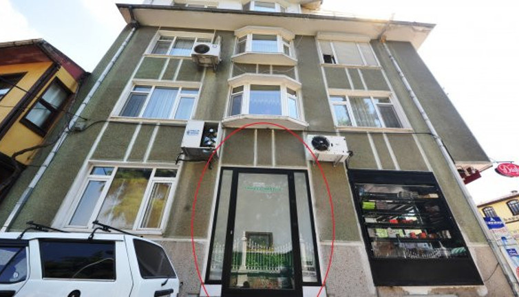 ‘Evin altında yatır var’ sözü gerçek oldu, türbenin üzerine 5 katlı apartman yaptılar