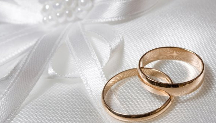 Milli futbolcudan mesafeli nikah