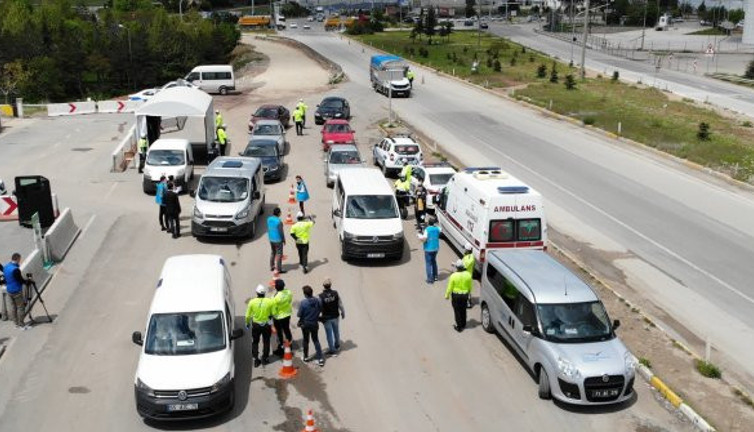 15 il için seyahat yasağı uzatıldı