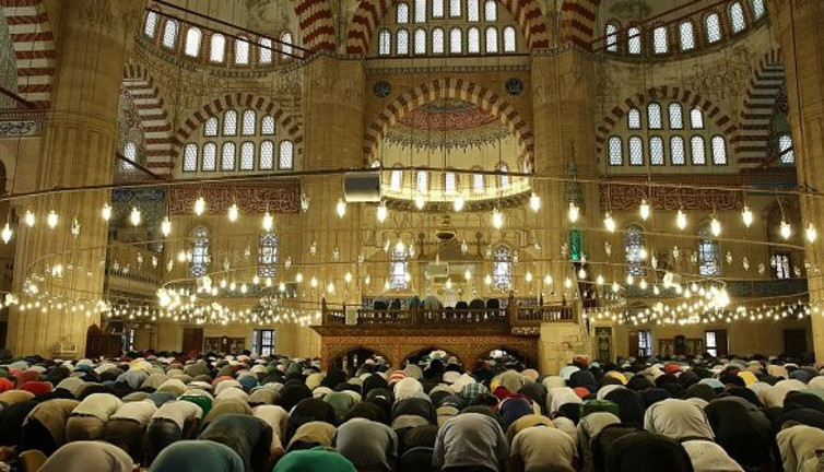 Diyanet'ten 'bayram namazı' açıklaması