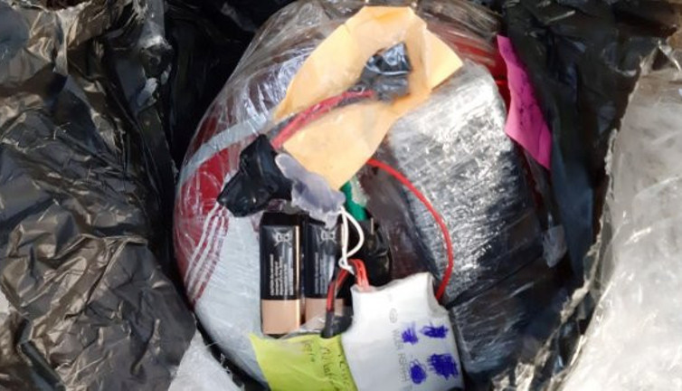 PKK'nın bombaları mezarlıkta ele geçirildi