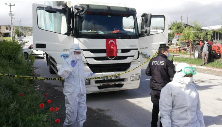 Ecel ekmek teknesinde yakaladı