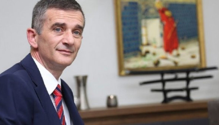 İYİ Partili Ümit Dikbayır’dan cenazede protokole sert tepki: Kordonu koparıp attı!