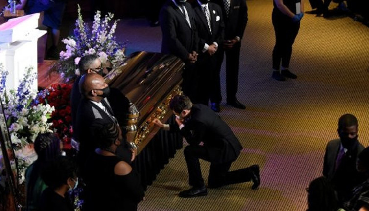 George Floyd’un cenaze töreninde dikkat çeken ayrıntı