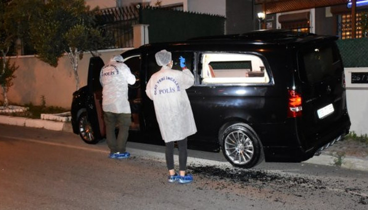 İzmir'de İHF Başkanı'nın aracına silahlı saldırı