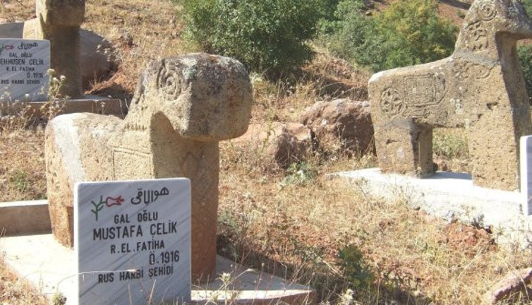 Koyunbaşı mezar taşları yağmalandı