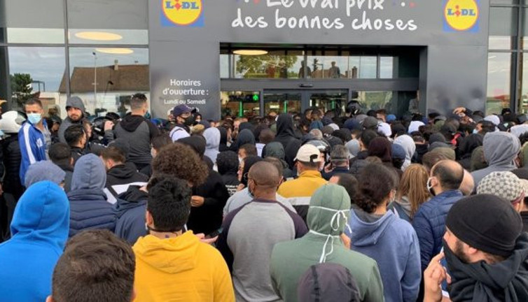 Tüketim çılgınlığına gazlı müdahale